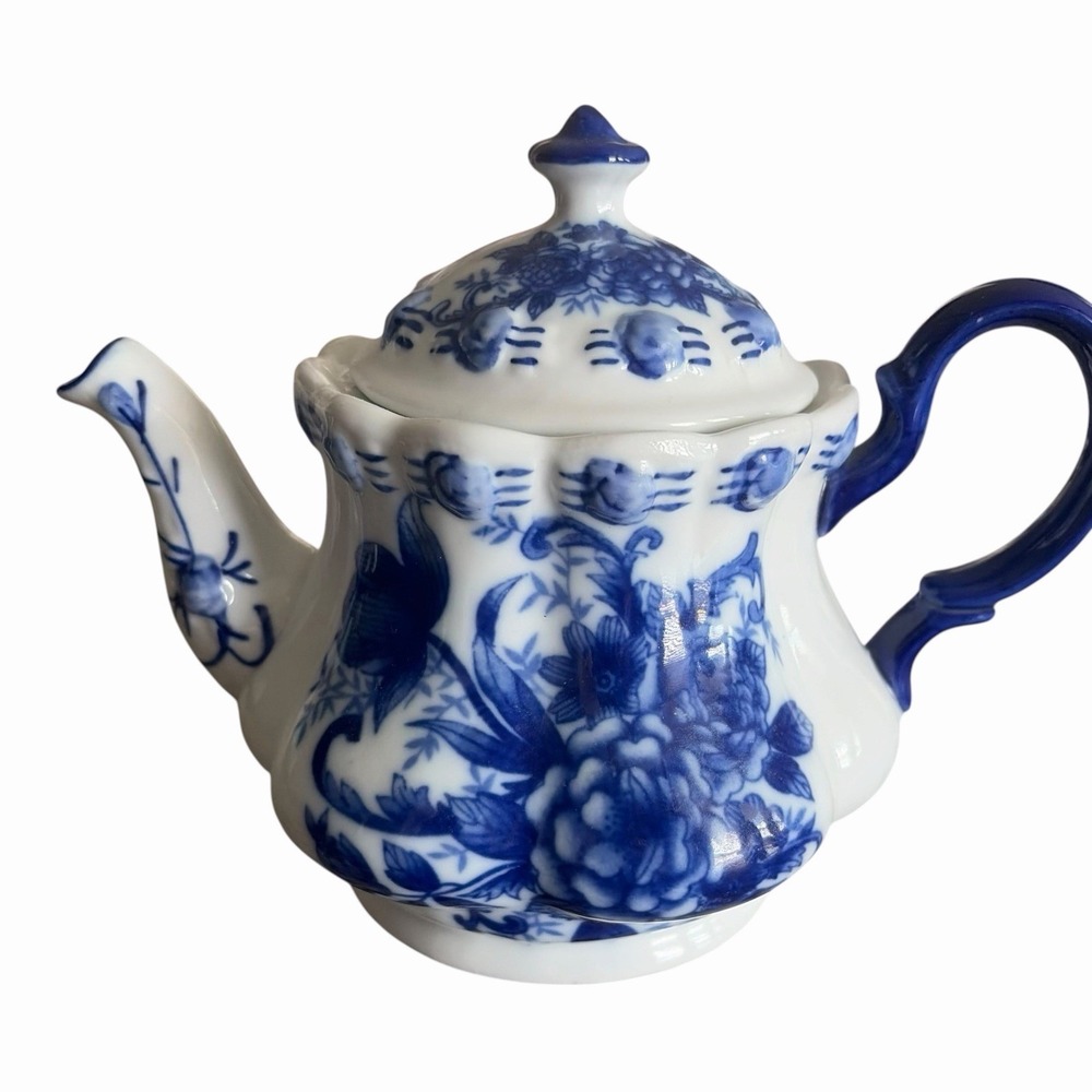 Cracker Barrel Old Country Vintage Teapot Blue White Porcelain Collection Floral
